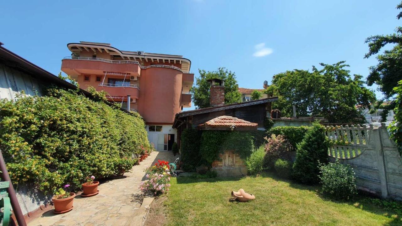 Marianas Guesthouse Obzor Esterno foto