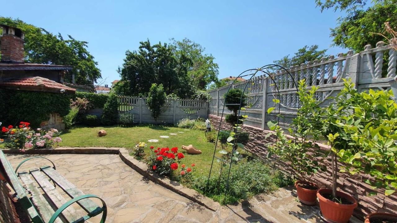 Marianas Guesthouse Obzor Esterno foto