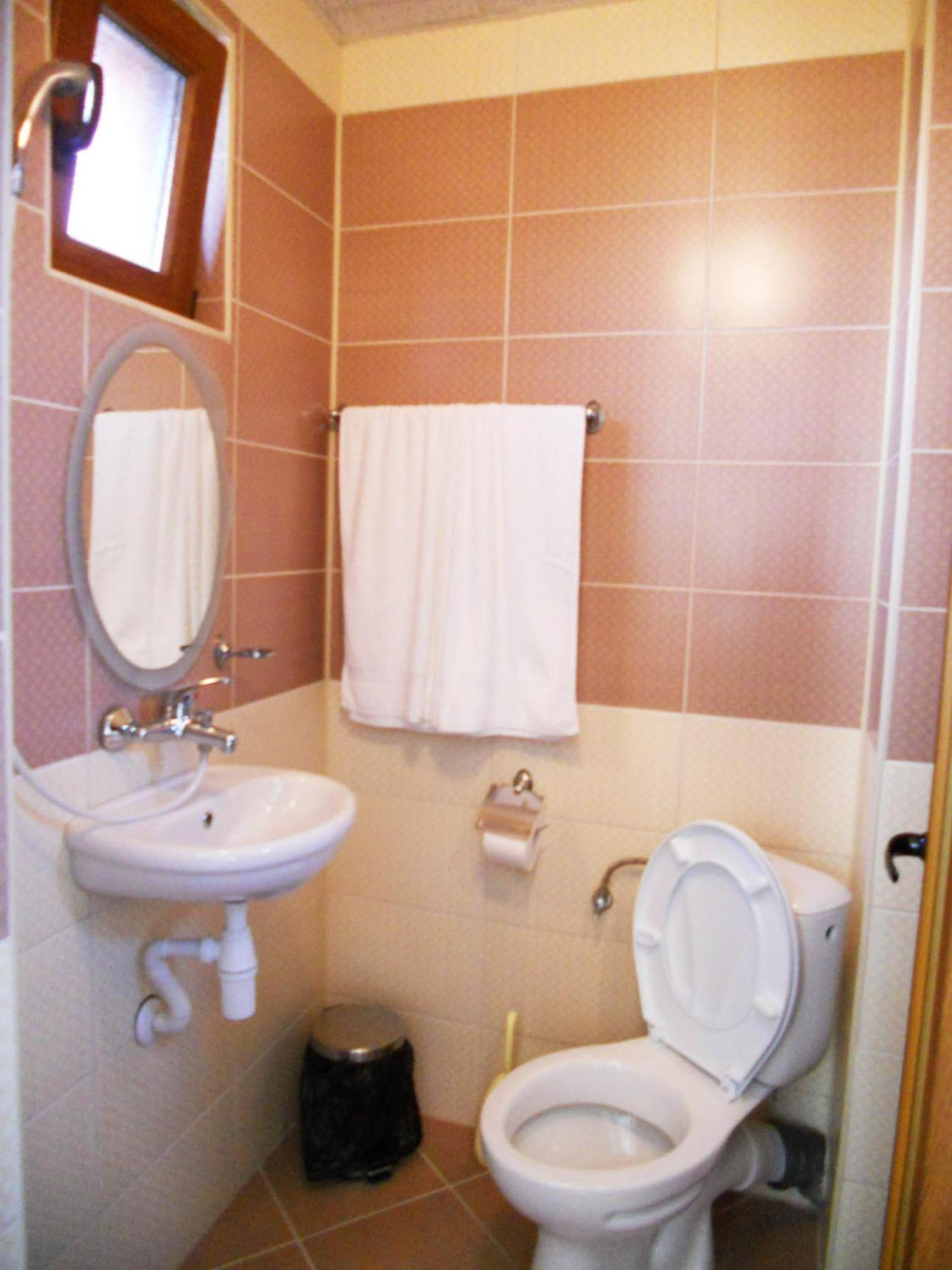 Marianas Guesthouse Obzor Esterno foto