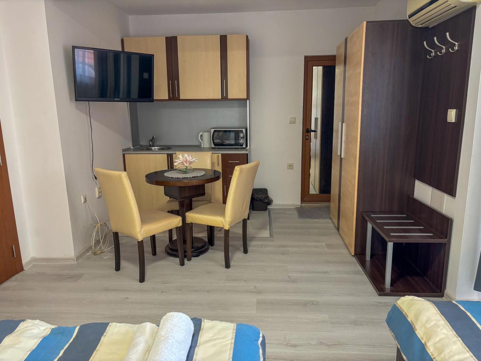 Marianas Guesthouse Obzor Esterno foto