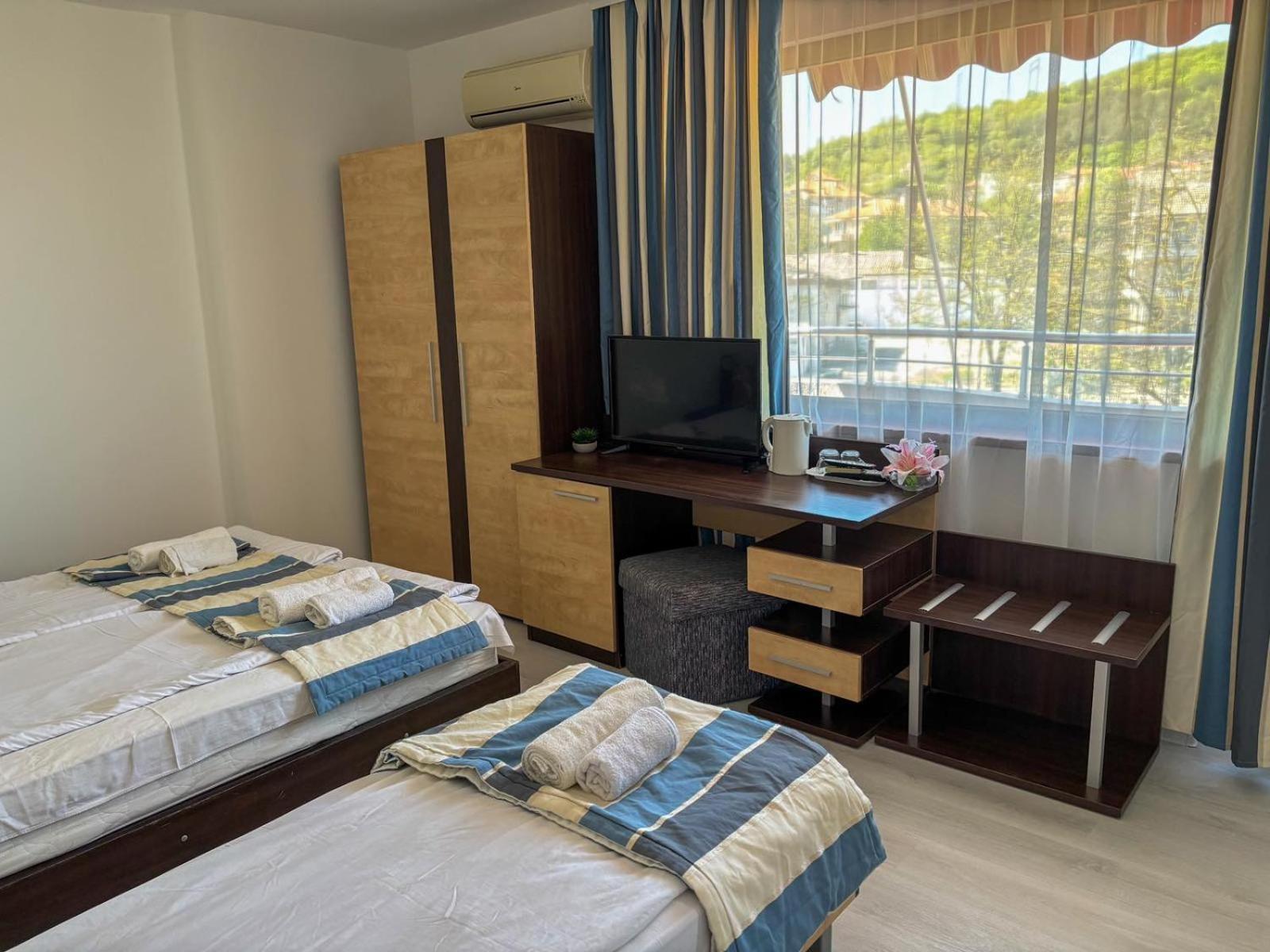 Marianas Guesthouse Obzor Esterno foto